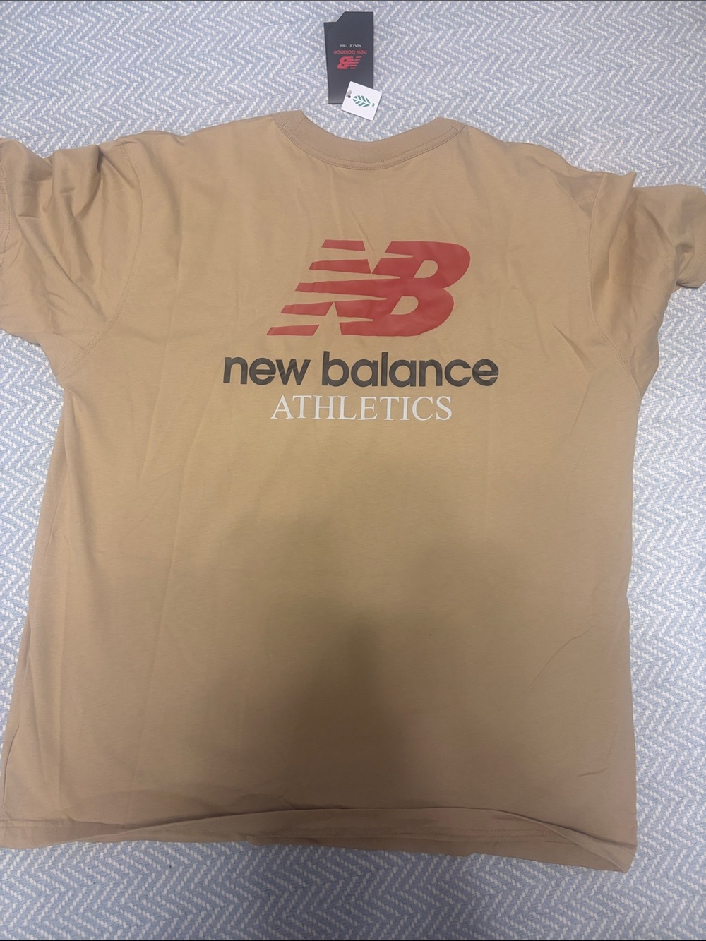 Men’s new balance T-shirt